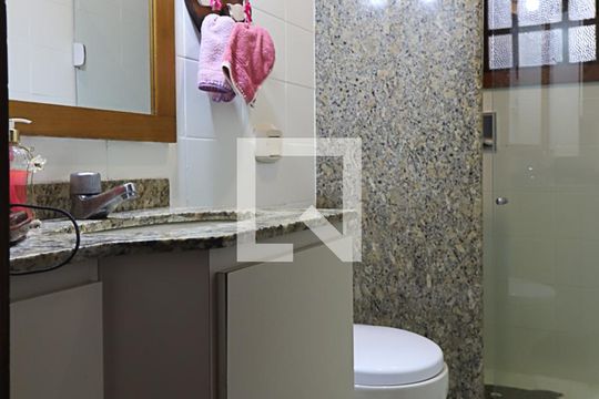 Banheiro social 1 de casa de condomínio à venda com 4 quartos, 140m² em Recreio dos Bandeirantes, Rio de Janeiro