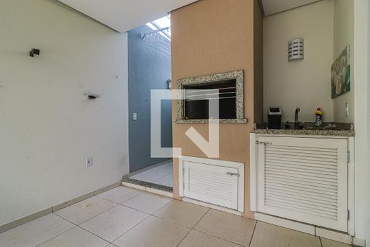 Garagem de casa à venda com 3 quartos, 120m² em Nossa Senhora das Graças, Canoas