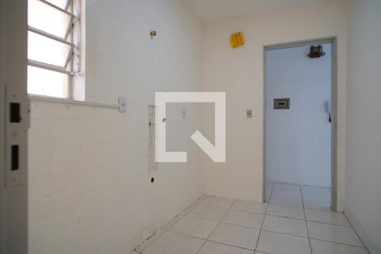 Cozinha de apartamento para alugar com 1 quarto, 40m² em Jardim Carvalho, Porto Alegre