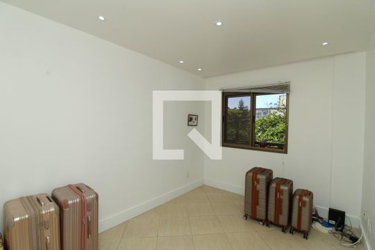 Quarto de apartamento à venda com 2 quartos, 75m² em Recreio dos Bandeirantes, Rio de Janeiro