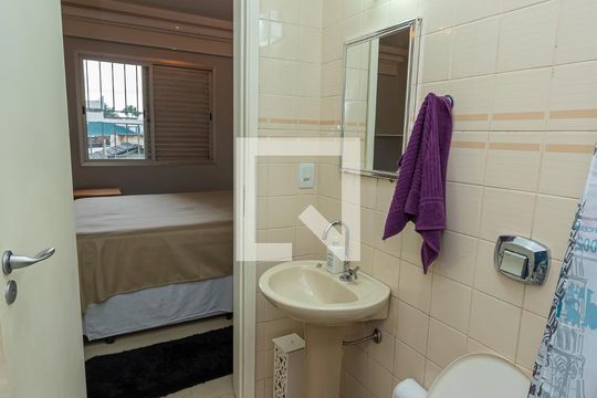 Banheiro de kitnet/studio para alugar com 1 quarto, 42m² em Centro, Campinas