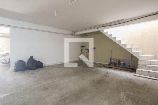 Garagem  de casa de condomínio para alugar com 3 quartos, 82m² em Penha de França, São Paulo