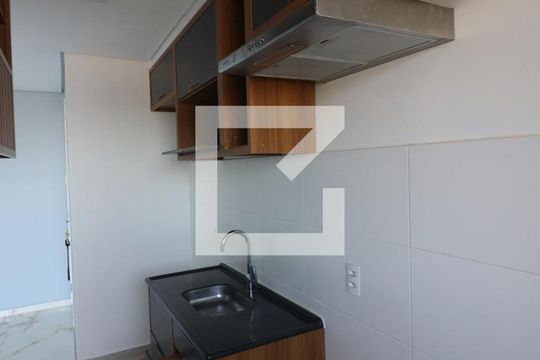 Cozinha de apartamento para alugar com 2 quartos, 43m² em Loteamento City Jaragua, São Paulo