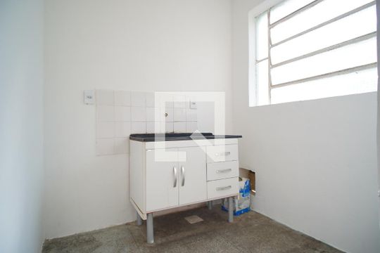 Cozinha  de apartamento à venda com 1 quarto, 48m² em Rubem Berta, Porto Alegre