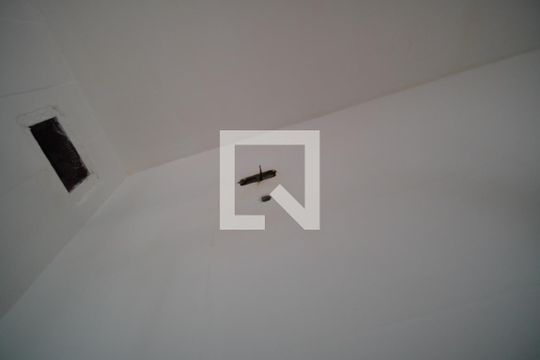 Banheiro  de apartamento à venda com 1 quarto, 48m² em Rubem Berta, Porto Alegre