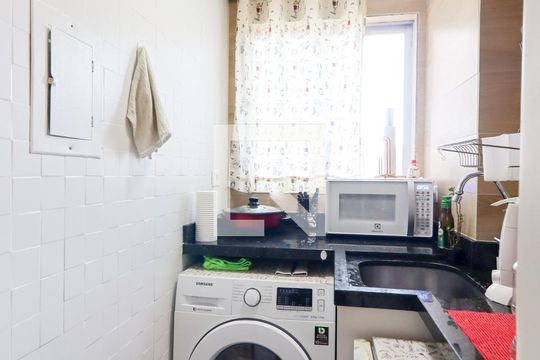 Cozinha e Área de Serviço de kitnet/studio para alugar com 1 quarto, 25m² em Bigorrilho, Curitiba