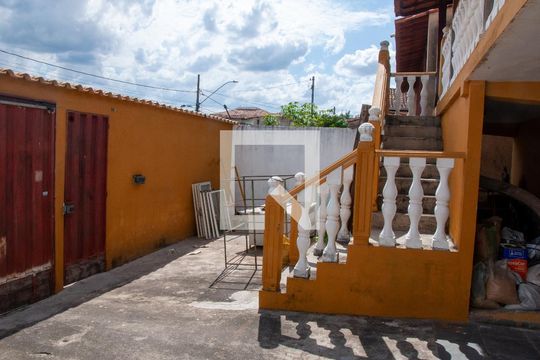 Garagem de casa para alugar com 3 quartos, 150m² em Xangri-la, Contagem