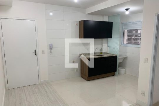 Sala de apartamento para alugar com 1 quarto, 38m² em Centro, Osasco