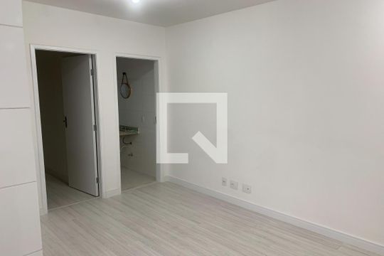 Sala de apartamento para alugar com 1 quarto, 38m² em Centro, Osasco