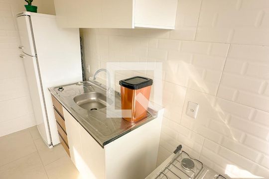 Cozinha de apartamento para alugar com 1 quarto, 25m² em Ingleses do Rio Vermelho, Florianópolis