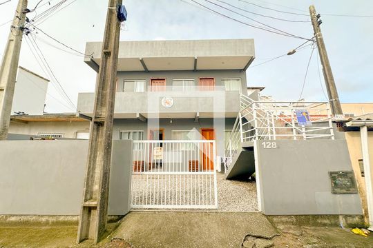 Fachada de apartamento para alugar com 1 quarto, 25m² em Ingleses do Rio Vermelho, Florianópolis