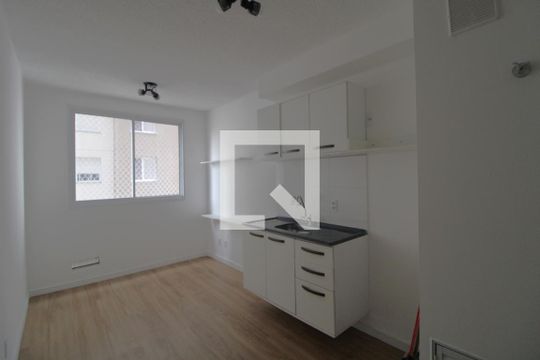 Cozinha de apartamento para alugar com 1 quarto, 24m² em Jardim Prudência, São Paulo