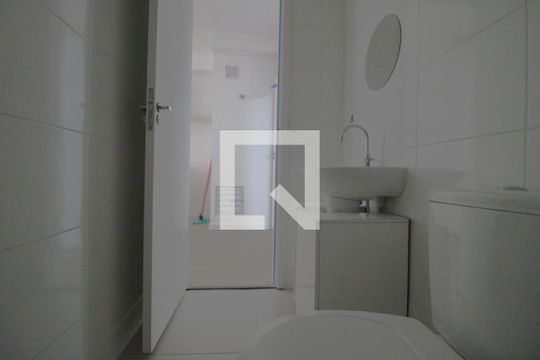Banheiro da suíte de apartamento para alugar com 1 quarto, 24m² em Jardim Prudência, São Paulo