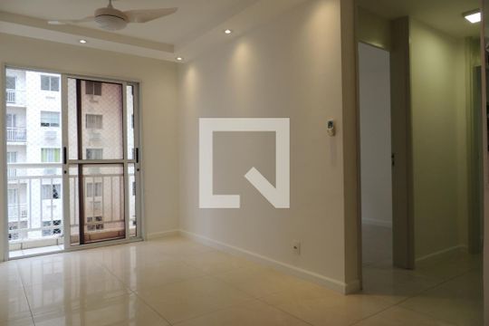 Sala de apartamento para alugar com 2 quartos, 46m² em Jacarepaguá, Rio de Janeiro