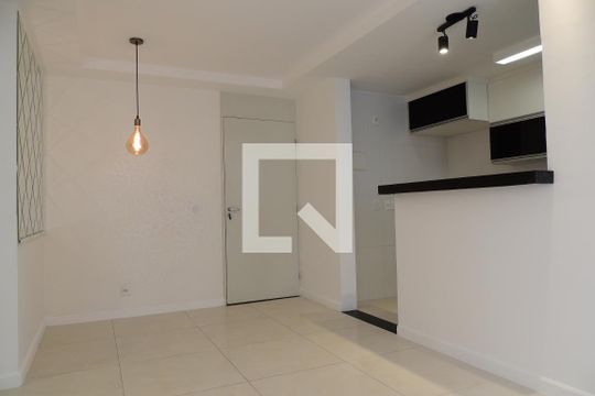 Sala de apartamento para alugar com 2 quartos, 46m² em Jacarepaguá, Rio de Janeiro