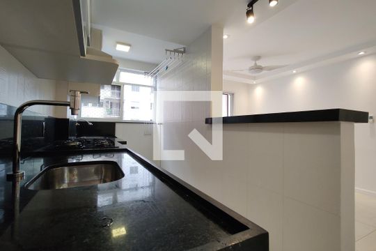 Cozinha - Armários de apartamento para alugar com 2 quartos, 46m² em Jacarepaguá, Rio de Janeiro