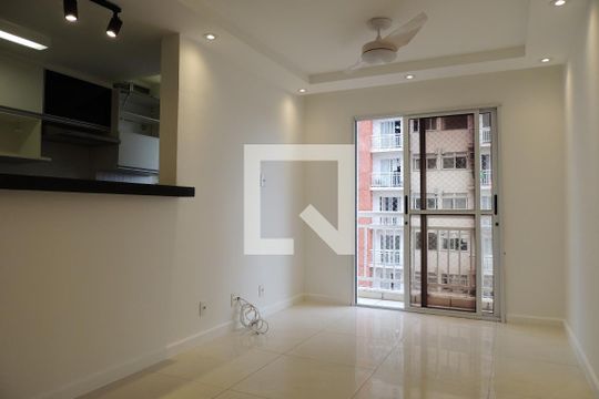 Sala de apartamento para alugar com 2 quartos, 46m² em Jacarepaguá, Rio de Janeiro