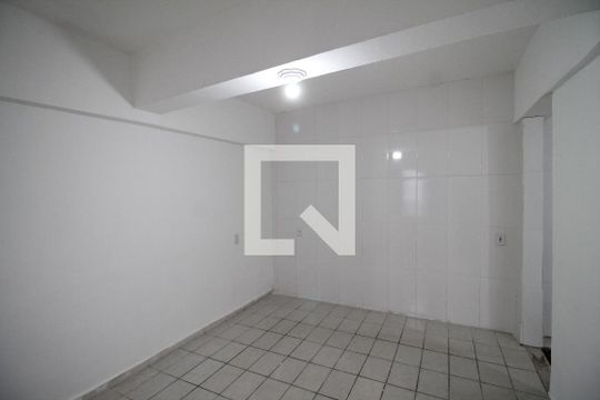 Quarto de casa para alugar com 1 quarto, 25m² em Vila Talarico, São Paulo