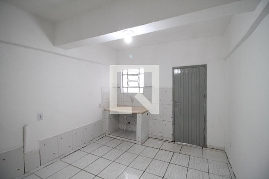 Casa para alugar com 1 quarto, 25m² em Vila Talarico, São Paulo