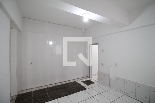 Sala/Cozinha de casa para alugar com 1 quarto, 25m² em Vila Talarico, São Paulo