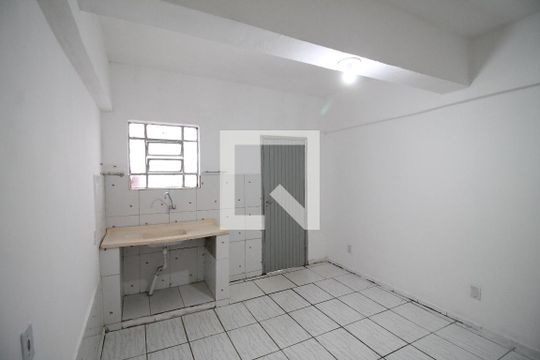 Sala/Cozinha de casa para alugar com 1 quarto, 25m² em Vila Talarico, São Paulo