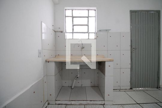 Sala/Cozinha de casa para alugar com 1 quarto, 25m² em Vila Talarico, São Paulo