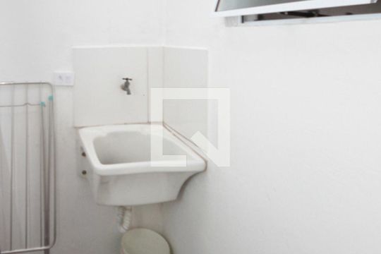 Área de Serviço de casa para alugar com 1 quarto, 37m² em Vila Alpina, São Paulo