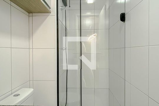Banheiro de apartamento à venda com 2 quartos, 38m² em Vila Invernada, São Paulo