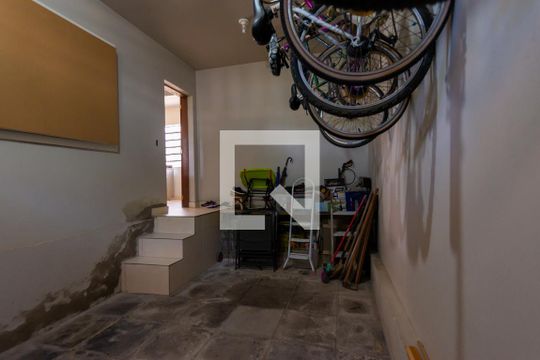 Garagem de casa à venda com 4 quartos, 320m² em Tristeza, Porto Alegre