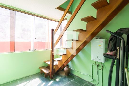 Corredor de casa à venda com 4 quartos, 320m² em Tristeza, Porto Alegre