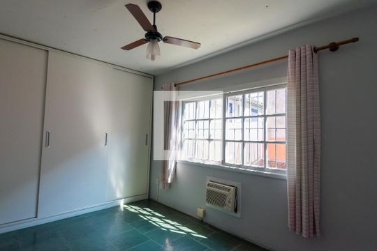 Quarto 1 de casa à venda com 4 quartos, 320m² em Tristeza, Porto Alegre