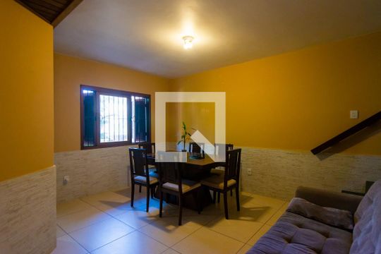 Sala de casa à venda com 4 quartos, 320m² em Tristeza, Porto Alegre