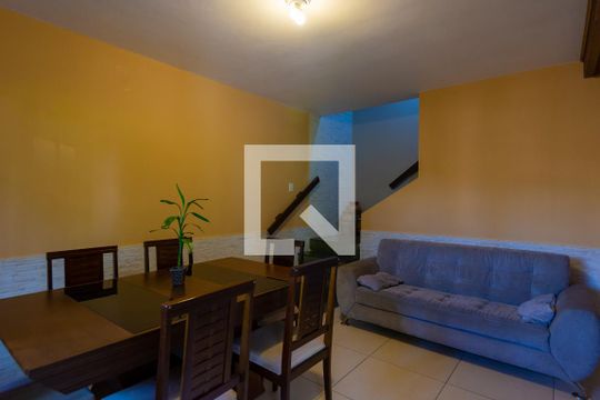 Sala de casa à venda com 4 quartos, 320m² em Tristeza, Porto Alegre