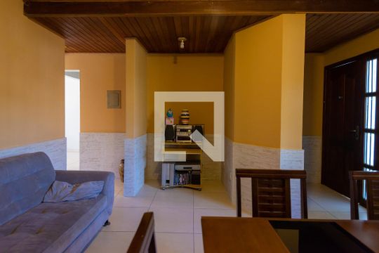 Sala de casa à venda com 4 quartos, 320m² em Tristeza, Porto Alegre