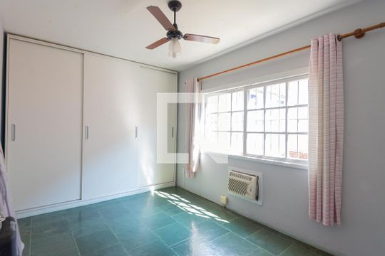 Quarto 1 de casa à venda com 4 quartos, 320m² em Tristeza, Porto Alegre