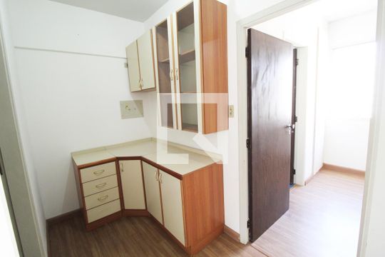 Cozinha de apartamento para alugar com 1 quarto, 50m² em Centro, Campinas