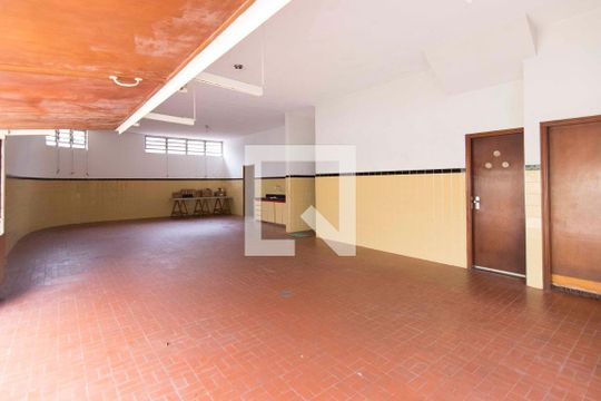 Garagem Quintal de casa à venda com 3 quartos, 350m² em Parque Monteiro Soares, São Paulo