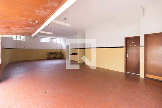 Garagem Quintal de casa à venda com 3 quartos, 350m² em Parque Monteiro Soares, São Paulo