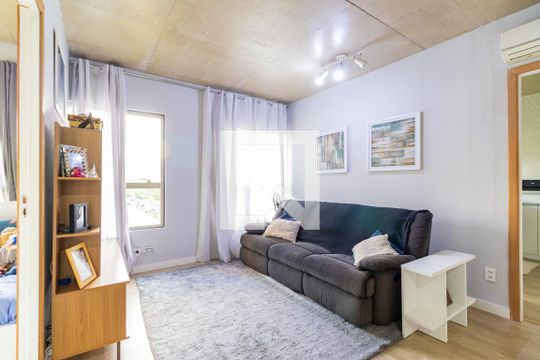 Sala de apartamento à venda com 2 quartos, 70m² em Usina Piratininga, São Paulo