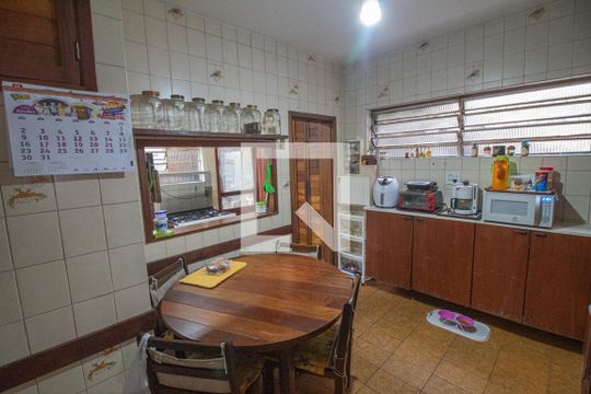 Cozinha de casa para alugar com 3 quartos, 213m² em Jardim Dom Bosco, São Paulo
