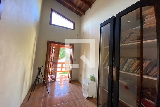 Corredor de casa à venda com 3 quartos, 180m² em Primavera, Novo Hamburgo