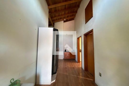 Corredor de casa à venda com 3 quartos, 180m² em Primavera, Novo Hamburgo