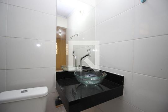 Banheiro da Suíte de casa para alugar com 3 quartos, 120m² em Ceilândia Sul (ceilândia), Brasília