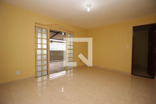 Casa para alugar com 3 quartos, 120m² em Ceilândia Sul (ceilândia), Brasília