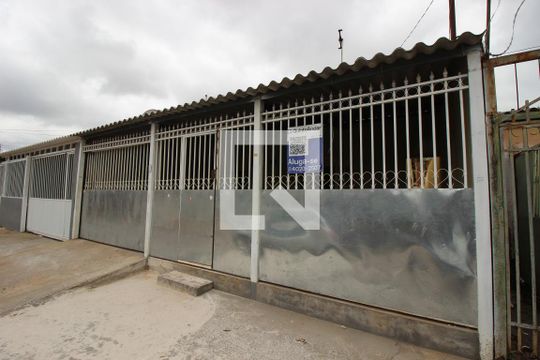 Fachada de casa para alugar com 3 quartos, 120m² em Ceilândia Sul (ceilândia), Brasília