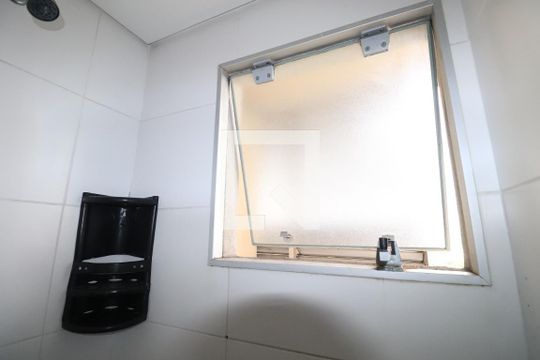 Banheiro de apartamento para alugar com 1 quarto, 40m² em Vila Augusta, Guarulhos