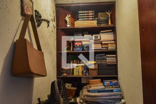 Depósito 01 de casa à venda com 3 quartos, 128m² em Santo Amaro, São Paulo