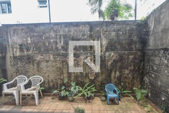 Quintal  de casa à venda com 3 quartos, 128m² em Santo Amaro, São Paulo