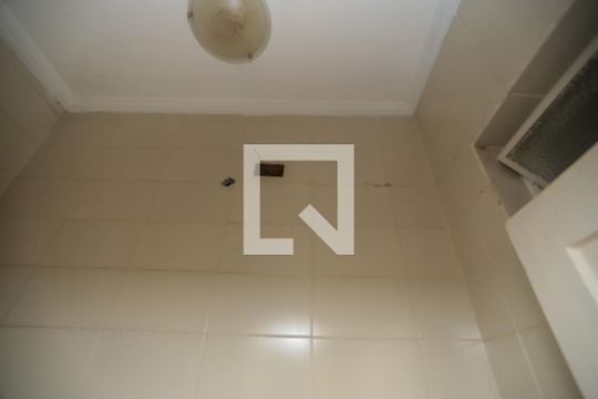 Banheiro de Serviço de casa para alugar com 2 quartos, 72m² em Alto de Pinheiros, São Paulo