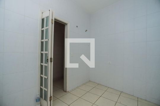 Cozinha de casa para alugar com 2 quartos, 72m² em Alto de Pinheiros, São Paulo